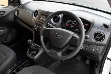 Hyundai i10 S