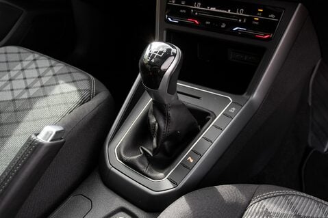 Volkswagen Polo R-LINE TSI 33
