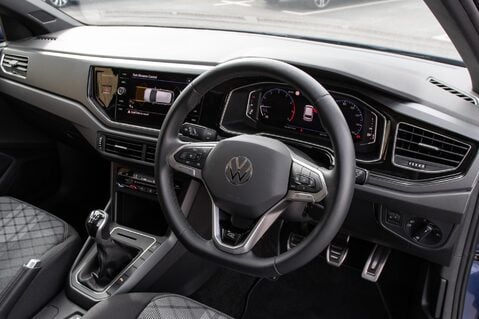 Volkswagen Polo R-LINE TSI 4