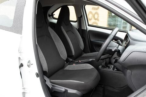 Toyota Aygo X VVT-I PURE 29