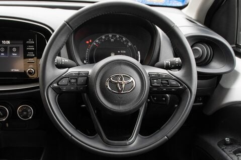 Toyota Aygo X VVT-I PURE 21