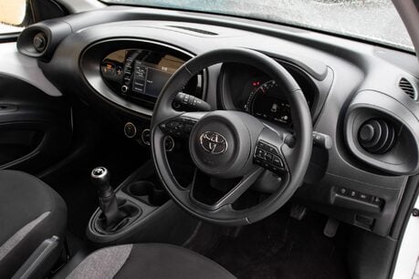 Toyota Aygo X VVT-I PURE