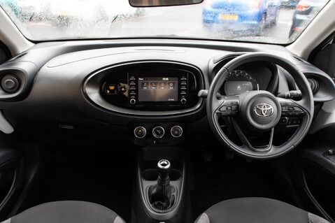 Toyota Aygo X VVT-I PURE 3