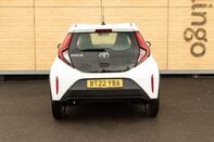 Toyota Aygo X VVT-I PURE 6