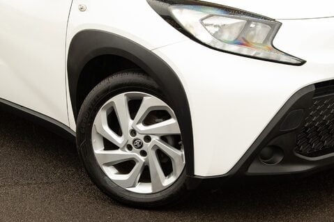 Toyota Aygo X VVT-I PURE 11