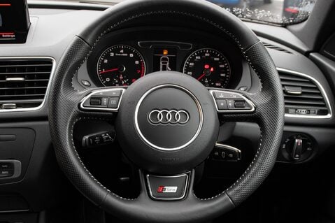 Audi Q3 TFSI S LINE EDITION 21