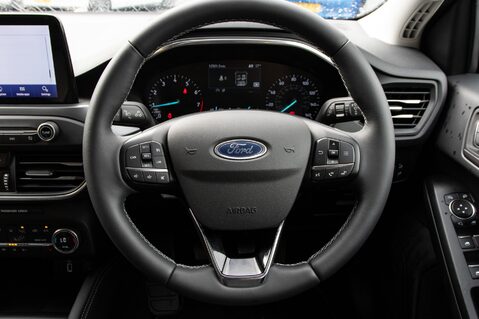 Ford Focus TITANIUM X 21