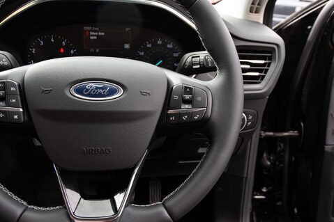Ford Focus TITANIUM X 20