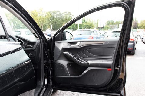 Ford Focus TITANIUM X 14