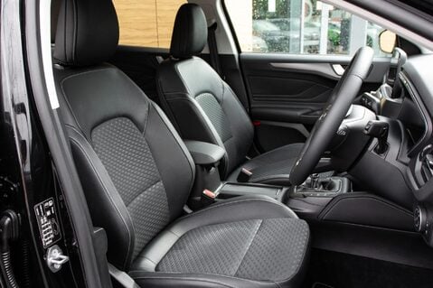 Ford Focus TITANIUM X 31