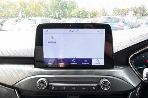 Ford Focus TITANIUM X 28