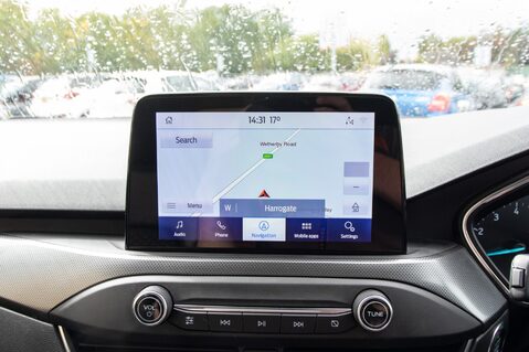 Ford Focus TITANIUM X 24