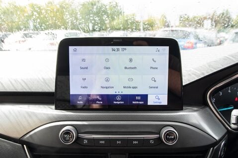 Ford Focus TITANIUM X 26