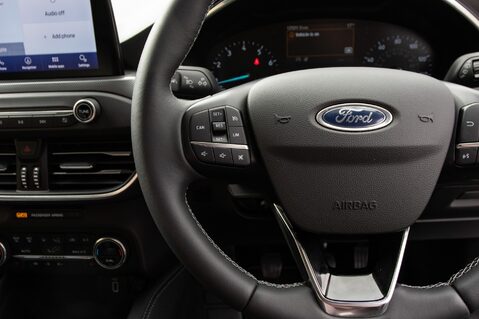 Ford Focus TITANIUM X 19