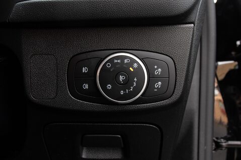Ford Focus TITANIUM X 16