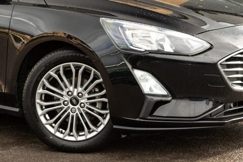 Ford Focus TITANIUM X 11