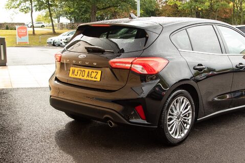 Ford Focus TITANIUM X 8