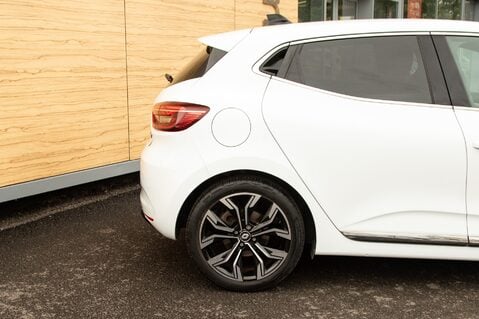 Renault Clio TECHNO E-TECH 7