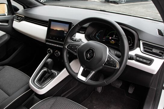 Renault Clio TECHNO E-TECH