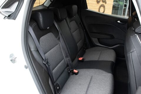 Renault Clio TECHNO E-TECH 34