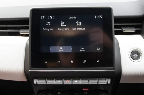Renault Clio TECHNO E-TECH 27