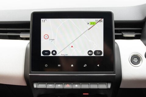 Renault Clio TECHNO E-TECH 23