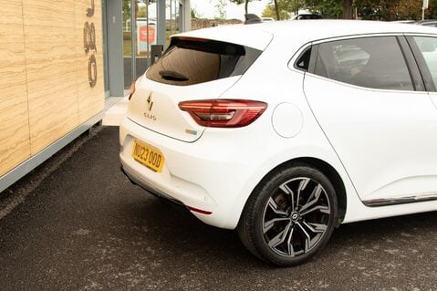 Renault Clio TECHNO E-TECH 8