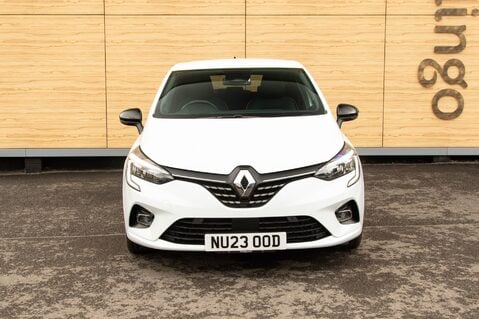 Renault Clio TECHNO E-TECH 5