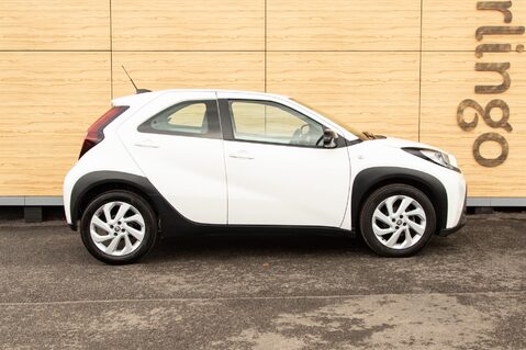 Toyota Aygo X VVT-I PURE 12