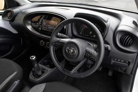 Toyota Aygo X VVT-I PURE