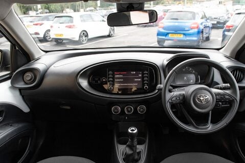 Toyota Aygo X VVT-I PURE 3