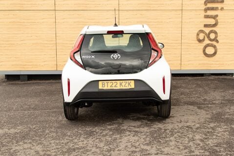 Toyota Aygo X VVT-I PURE 6