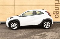 Toyota Aygo X VVT-I PURE 13