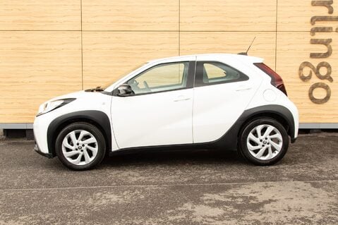 Toyota Aygo X VVT-I PURE 13