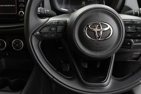 Toyota Aygo X VVT-I PURE 19