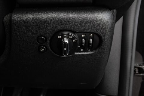 Mini Hatch JOHN COOPER WORKS 16