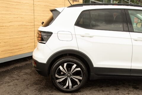 Volkswagen T-Cross BLACK EDITION TSI 7