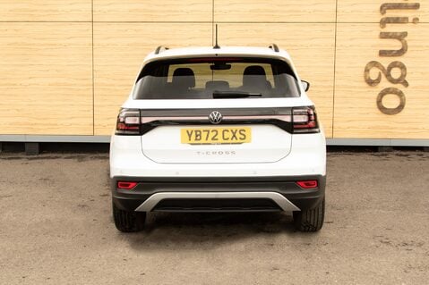 Volkswagen T-Cross BLACK EDITION TSI 6