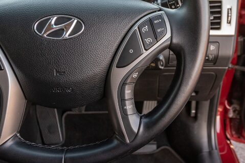 Hyundai i30 CRDI SE NAV BLUE DRIVE 20
