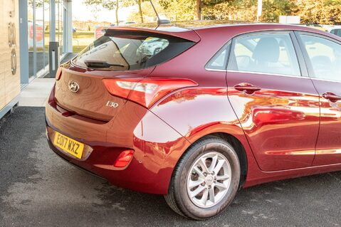 Hyundai i30 CRDI SE NAV BLUE DRIVE 8