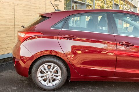 Hyundai i30 CRDI SE NAV BLUE DRIVE 7