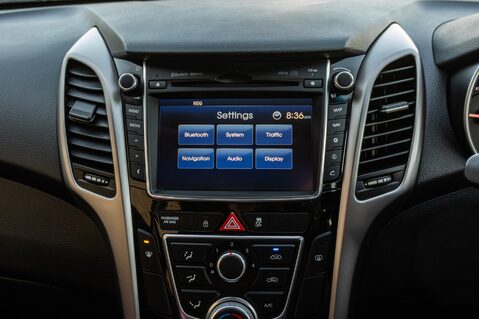 Hyundai i30 CRDI SE NAV BLUE DRIVE 25
