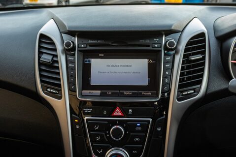 Hyundai i30 CRDI SE NAV BLUE DRIVE 23