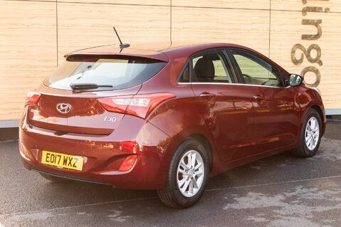 Hyundai i30 CRDI SE NAV BLUE DRIVE 2