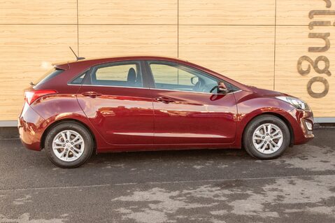 Hyundai i30 CRDI SE NAV BLUE DRIVE 12