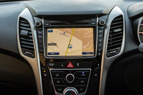 Hyundai i30 CRDI SE NAV BLUE DRIVE 24