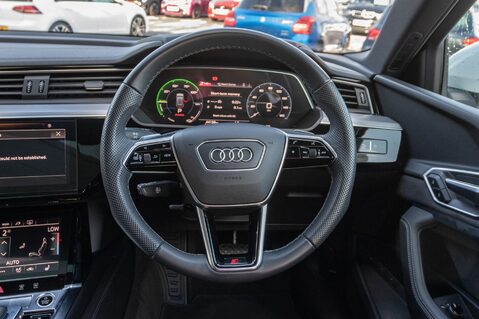 Audi E-Tron SPORTBACK QUATTRO S LINE 21