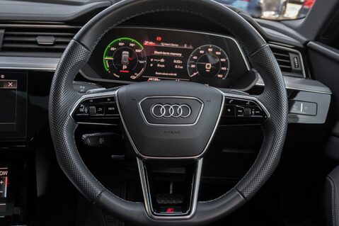 Audi E-Tron SPORTBACK QUATTRO S LINE 21