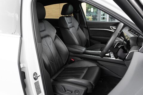 Audi E-Tron SPORTBACK QUATTRO S LINE 32