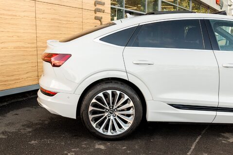 Audi E-Tron SPORTBACK QUATTRO S LINE 7